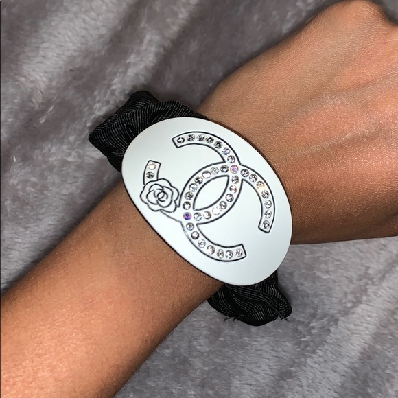 Accessories - Scrunchie hair tie